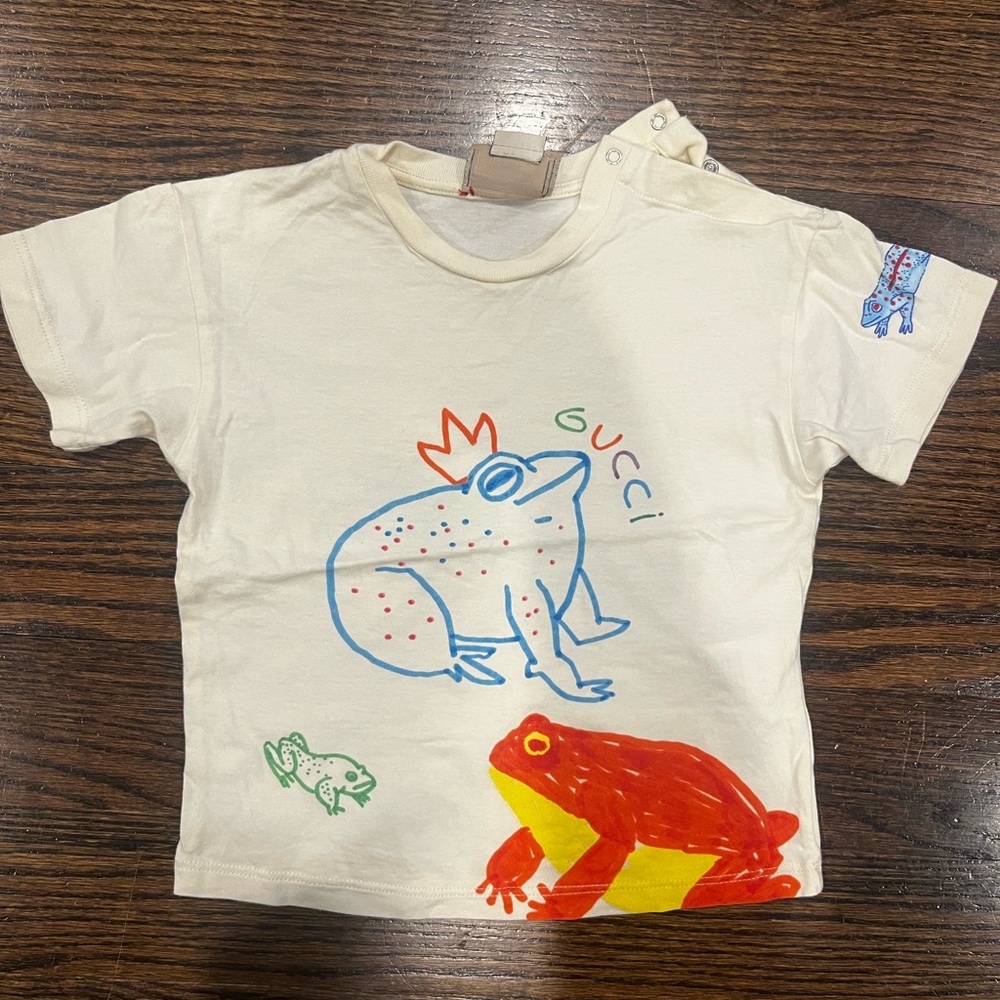 Authentic Gucci Cream and Red Short Sleeve Tee with Whimsical Animal Design